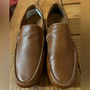 Men’s size 8.8 dress shoes